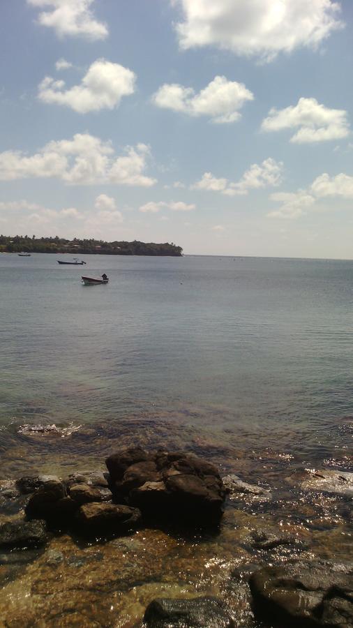 Hotel Sea View à Petite Île du Maïs Extérieur photo